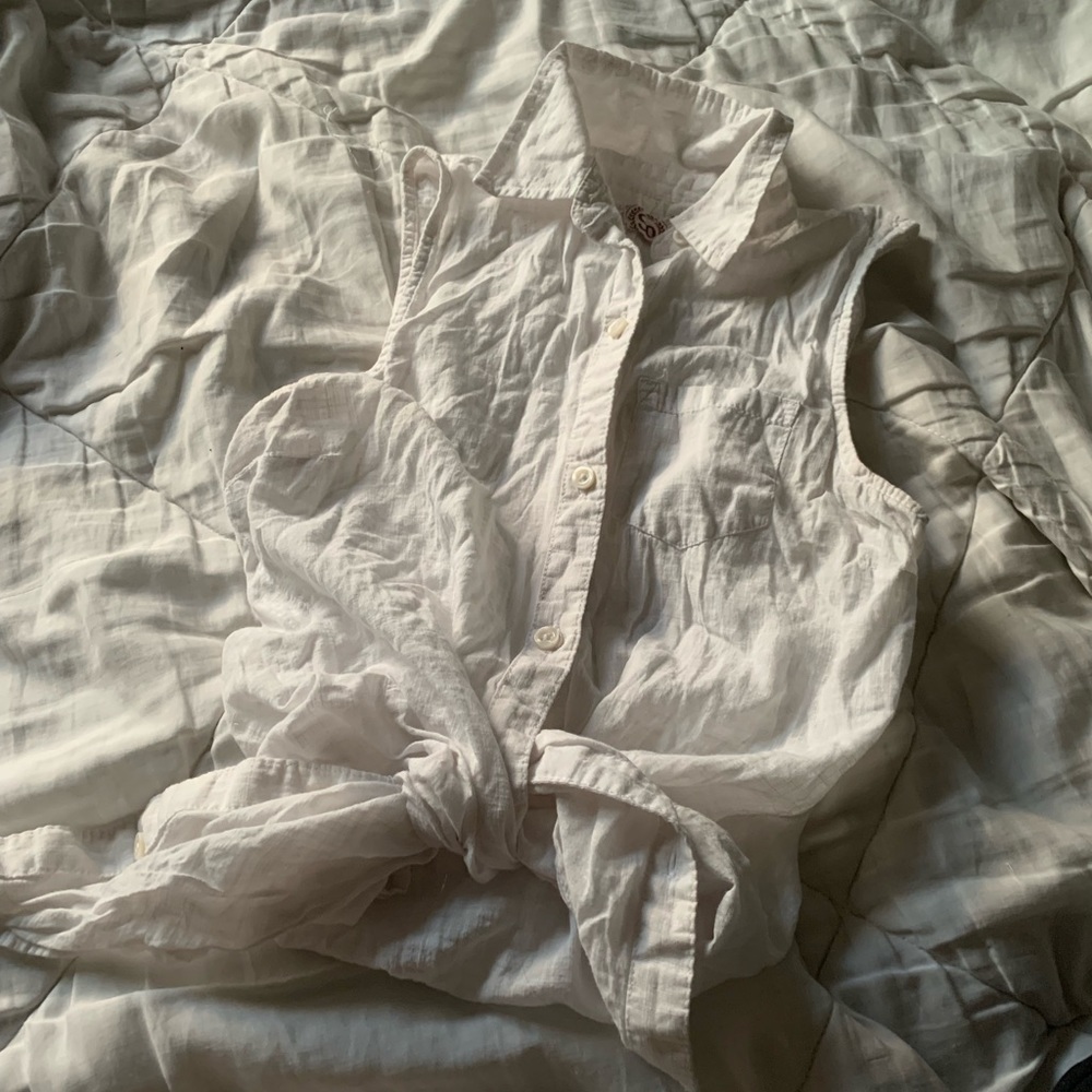 SO Button up tie front white collared sleeveless top